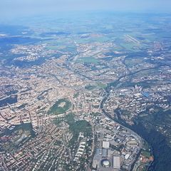 Verortung via Georeferenzierung der Kamera: Aufgenommen in der Nähe von Okres Brno-město, Tschechien in 2400 Meter